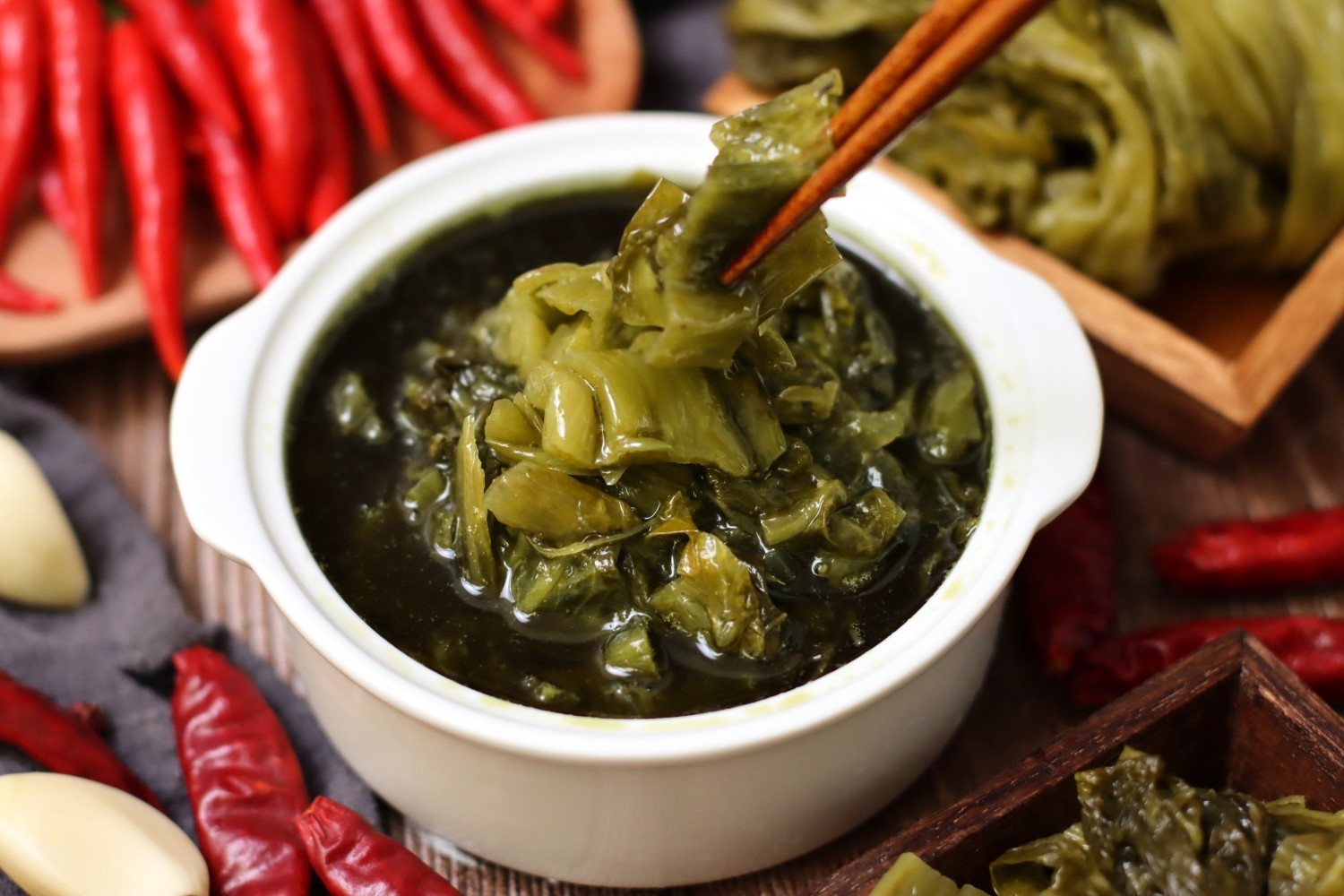 德食品原味操作視頻-濟(jì)寧康德食品口味穩(wěn)定，快速出餐，省錢省力，一料多用，適合米線、麻辣燙、酸菜魚、粉面、火鍋、烤魚等各式餐飲！產(chǎn)品咨詢熱線：0537-3630366