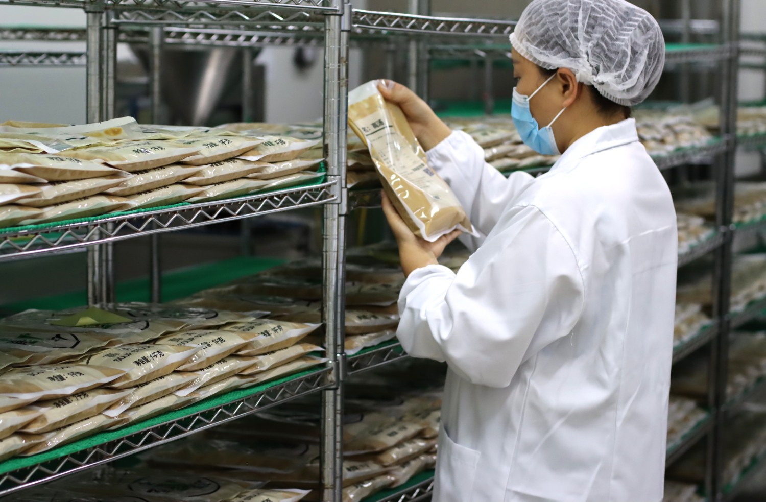 康德食品麻辣口味操作視頻-公司提供貼牌定制，免費(fèi)送技術(shù)的服務(wù)，開(kāi)店無(wú)需大廚，簡(jiǎn)易操作，快速標(biāo)準(zhǔn)化出餐