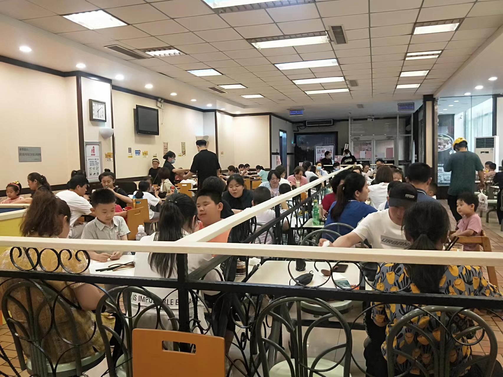 公司擁有強(qiáng)大的研發(fā)中心， 配有專業(yè)研發(fā)工程師，研發(fā)中心擁有完備的人才結(jié)構(gòu)，并本著企業(yè)標(biāo)準(zhǔn)高于國家標(biāo)準(zhǔn)的原則，為公司產(chǎn)品、客戶定制產(chǎn)品的研發(fā)保駕護(hù)航。產(chǎn)品質(zhì)咨詢線：0537-3630366